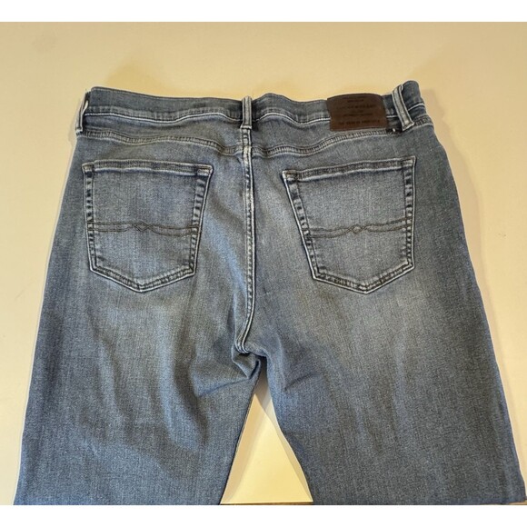 Lucky Brand 363 Vintage Straight Jeans Mens 36x32 Blue Denim Classic Medium Wash - Picture 4 of 10